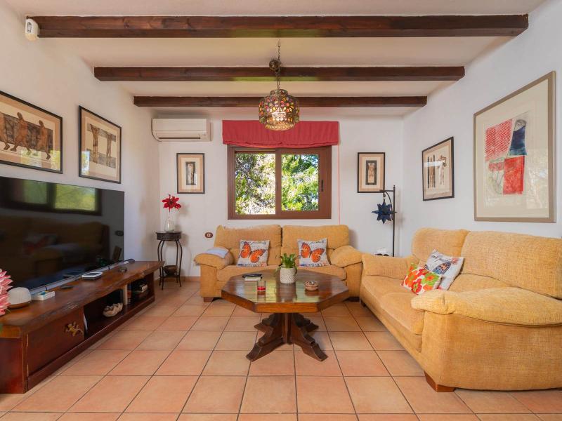 Charming Countryside Villa for Sale in Benimussa, Ibiza , 