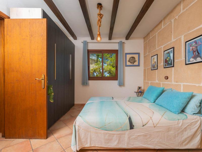 Charming Countryside Villa for Sale in Benimussa, Ibiza , 