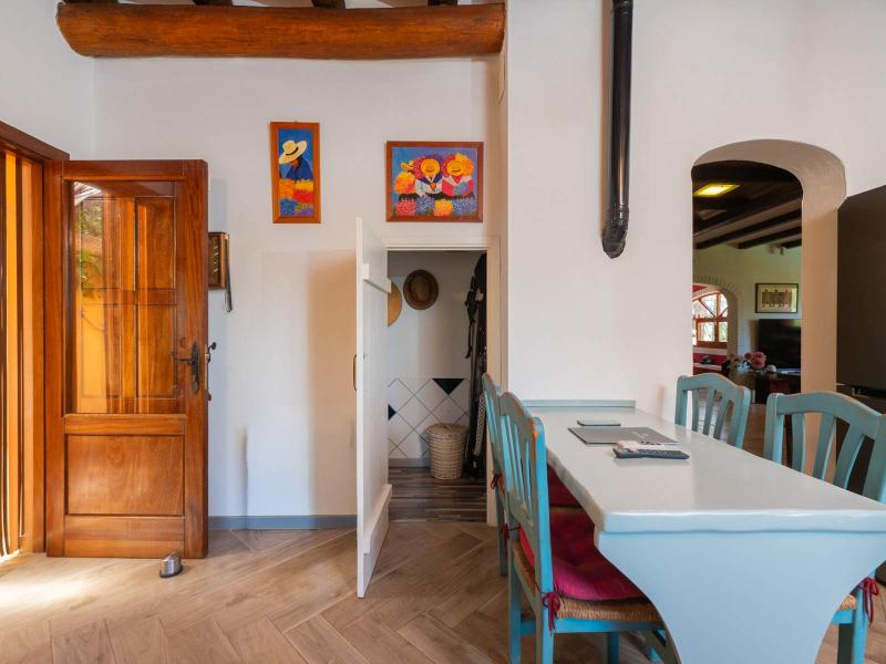 Charming Countryside Villa for Sale in Benimussa, Ibiza , 