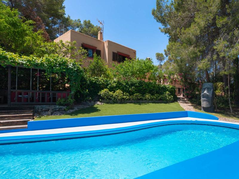 Charming Countryside Villa for Sale in Benimussa, Ibiza , 