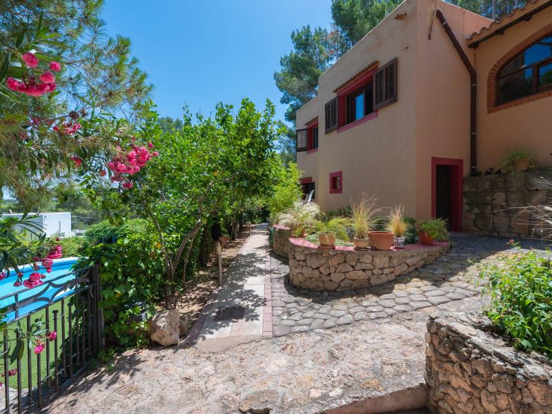 Charming Countryside Villa for Sale in Benimussa, Ibiza , 