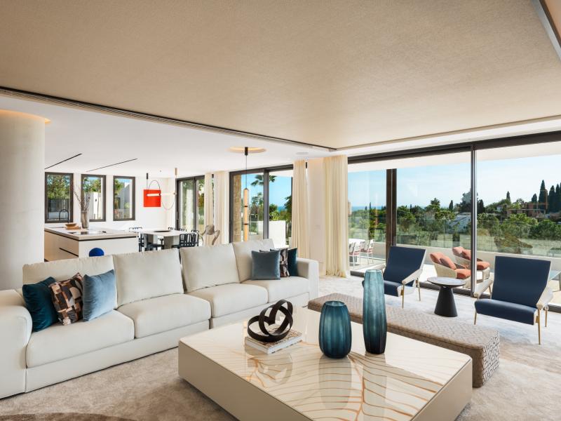 Ultra-Luxury Contemporary Villa for Sale in Marbella Hill Club , Marbella 