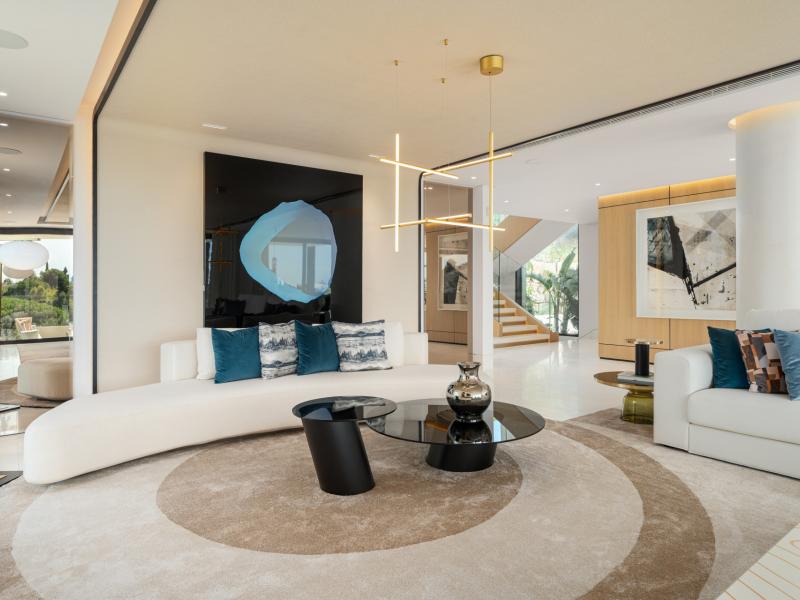 Ultra-Luxury Contemporary Villa for Sale in Marbella Hill Club , Marbella 