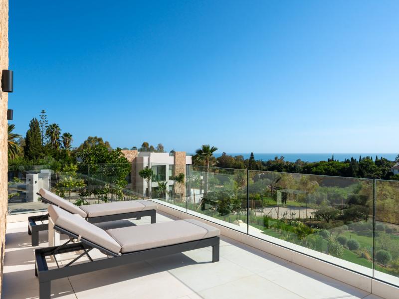 Ultra-Luxury Contemporary Villa for Sale in Marbella Hill Club , Marbella 