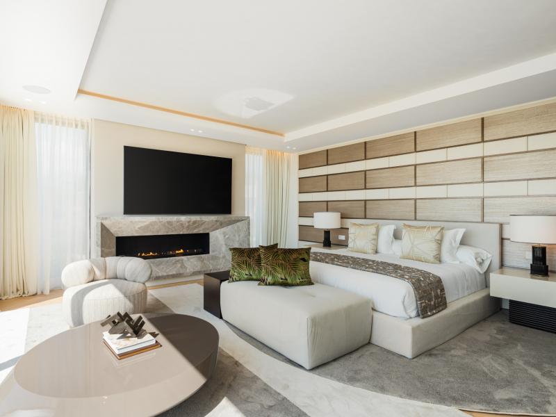 Ultra-Luxury Contemporary Villa for Sale in Marbella Hill Club , Marbella 