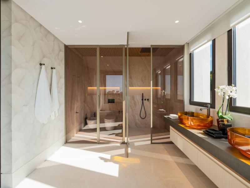 Ultra-Luxury Contemporary Villa for Sale in Marbella Hill Club , Marbella 