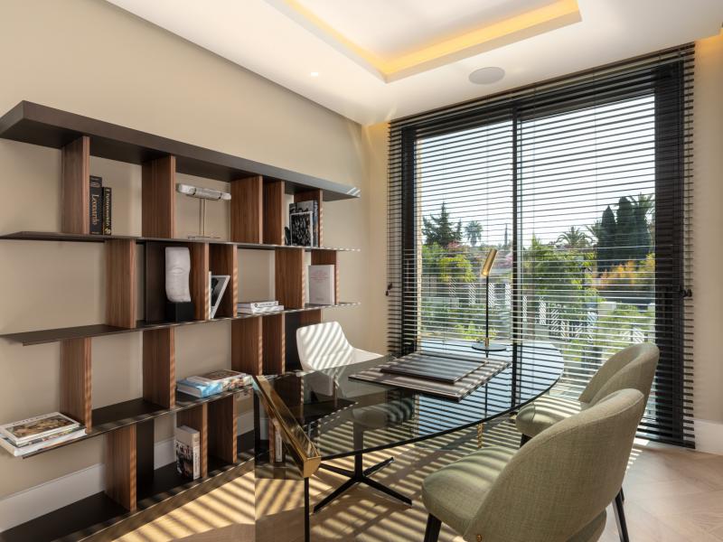 Ultra-Luxury Contemporary Villa for Sale in Marbella Hill Club , Marbella 