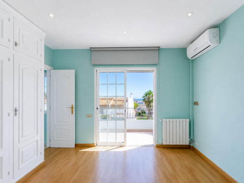 Spacious Family Home , Sitges 
