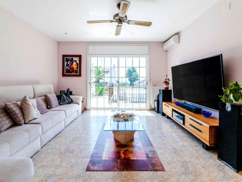 Spacious Family Home , Sitges 