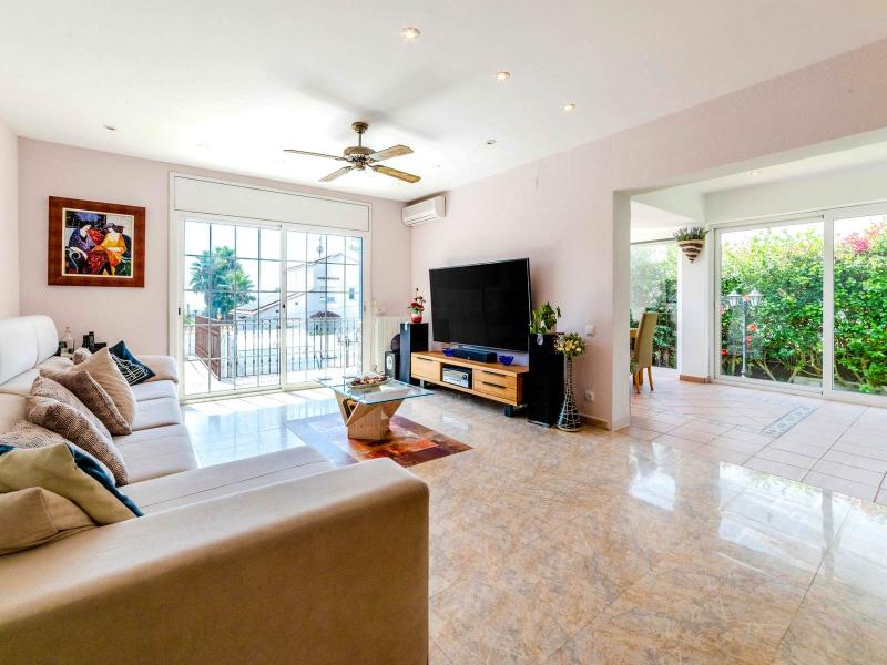 Spacious Family Home , Sitges 