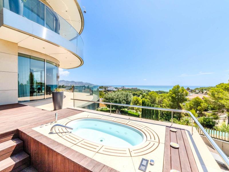 Luxury Villa for Sale in Can Girona , Sitges 