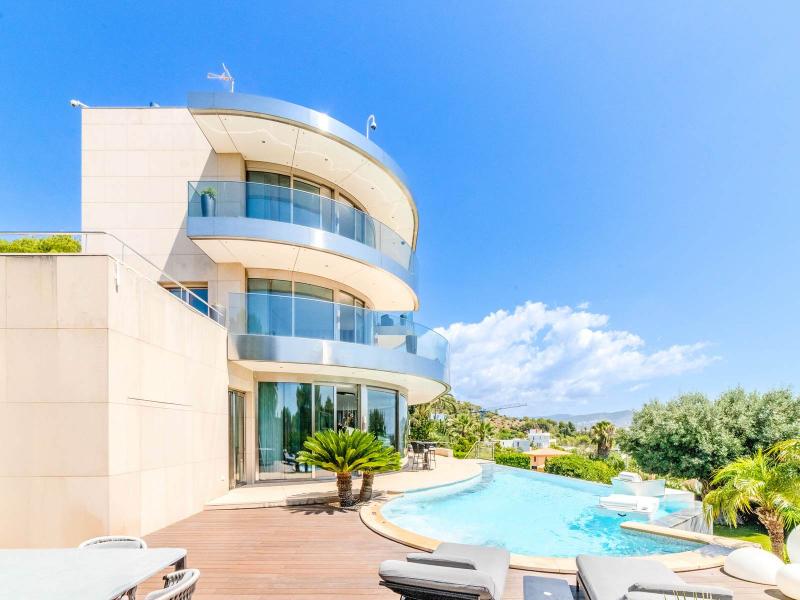 Luxury Villa for Sale in Can Girona , Sitges 