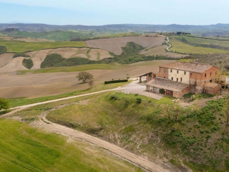 Sustainable Country Estate for Sale in Siena with Agriturismo, 65 Hectares & Panoramic Crete Senesi Views , Tuscany 
