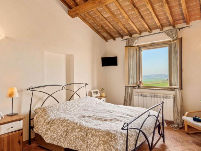 Sustainable Country Estate for Sale in Siena with Agriturismo, 65 Hectares & Panoramic Crete Senesi Views , Tuscany 