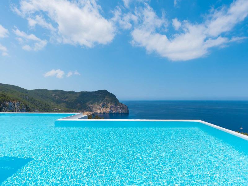 Minimalist 7-Bedroom Sea View Villa , North 
