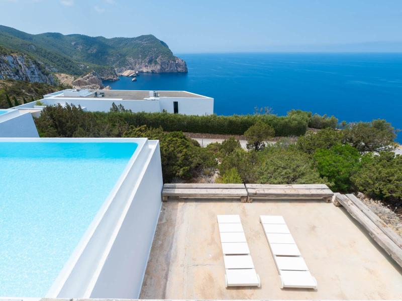Minimalist 7-Bedroom Sea View Villa , North 