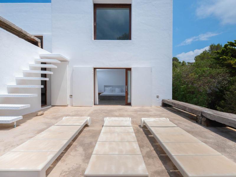 Minimalist 7-Bedroom Sea View Villa , North 