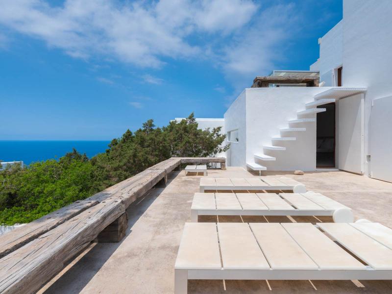 Minimalist 7-Bedroom Sea View Villa , North 