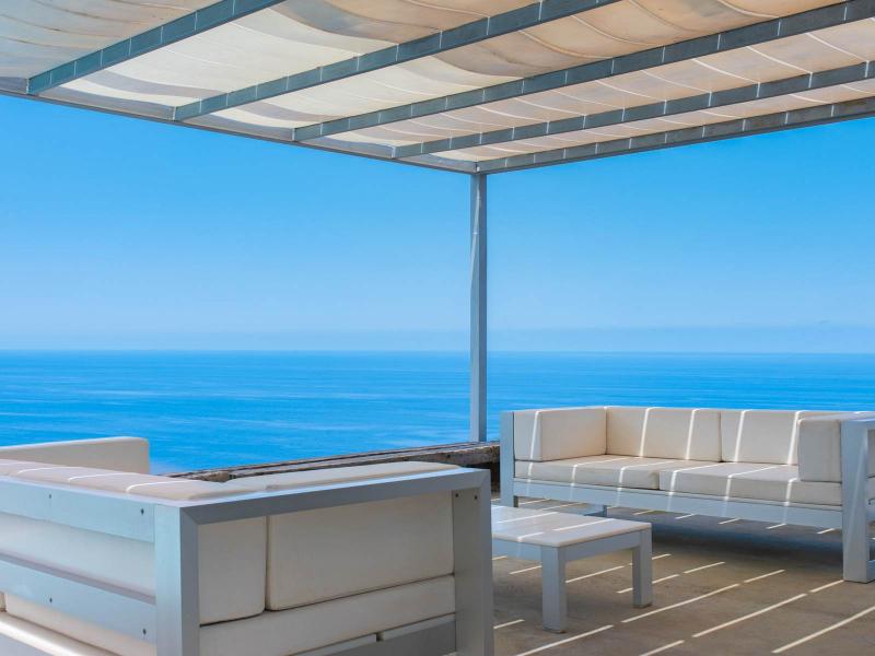 Minimalist 7-Bedroom Sea View Villa , North 