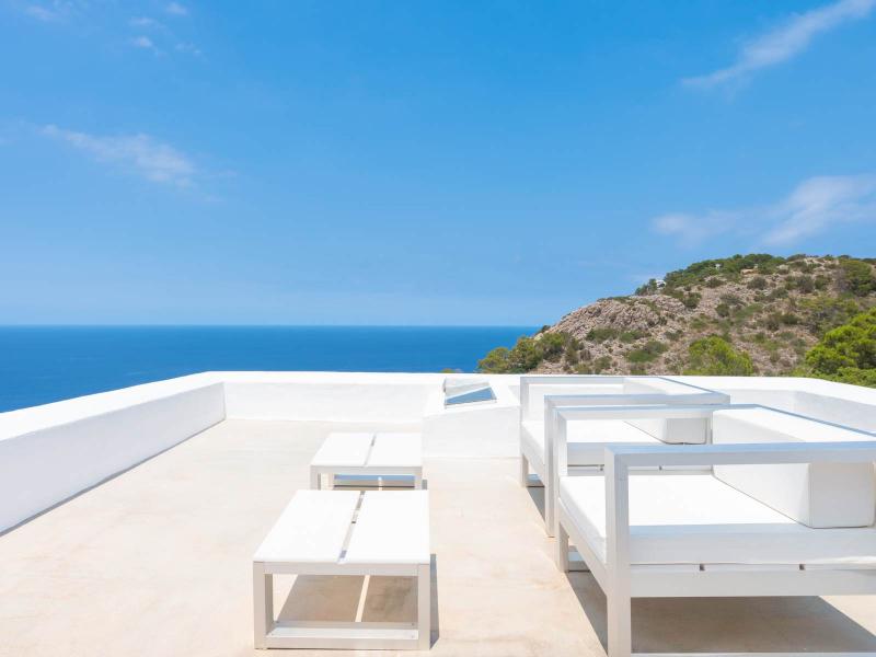 Minimalist 7-Bedroom Sea View Villa , North 