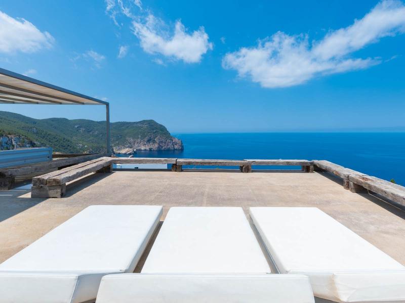 Minimalist 7-Bedroom Sea View Villa , North 