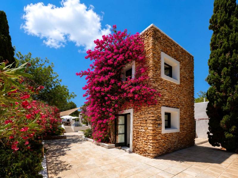 Authentic Luxury Finca for Sale Near Ibiza Golf , East , Santa Eulària des Riu 