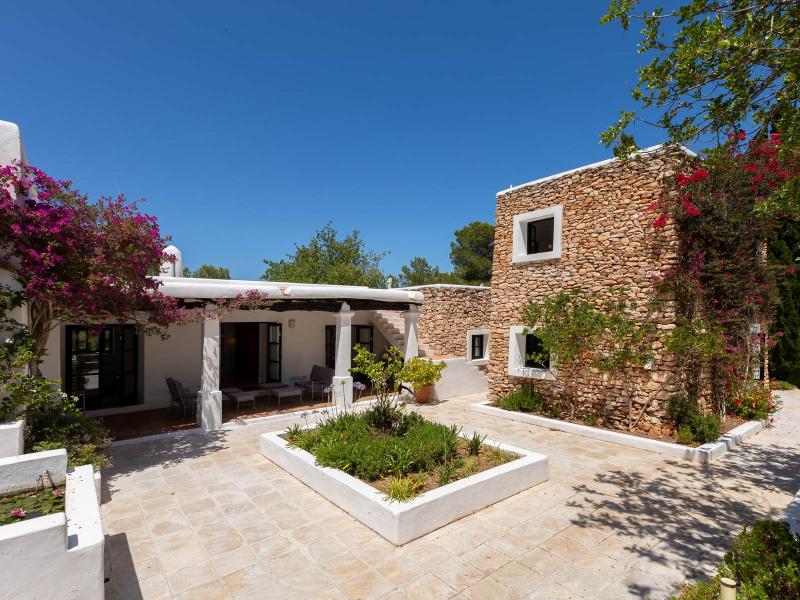 Authentic Luxury Finca for Sale Near Ibiza Golf , East , Santa Eulària des Riu 