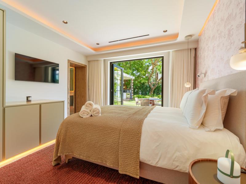 Contemporary Luxury Villa for Sale Near Puerto Banús, Marbella , Nueva Andalucia , Puerto Banus 