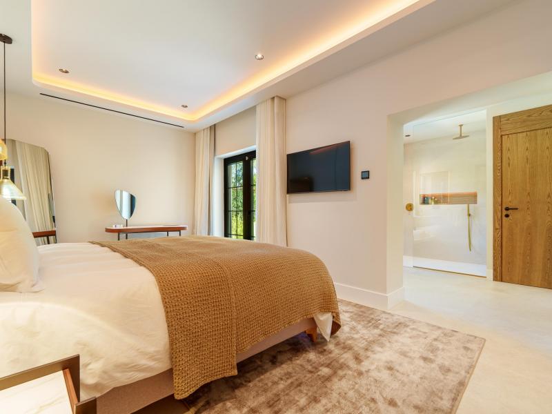 Contemporary Luxury Villa for Sale Near Puerto Banús, Marbella , Nueva Andalucia , Puerto Banus 