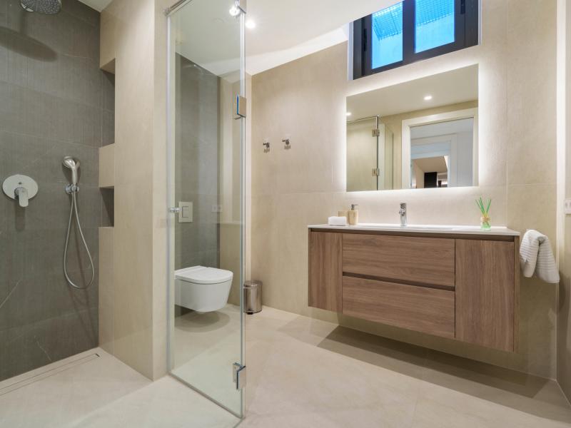 Luxury Villa for Sale in Altos de Puente Romano, Marbella Golden Mile , Marbella 