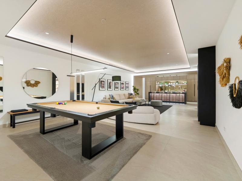 Luxury Villa for Sale in Altos de Puente Romano, Marbella Golden Mile , Marbella 