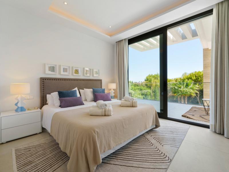 Luxury Villa for Sale in Altos de Puente Romano, Marbella Golden Mile , Marbella 
