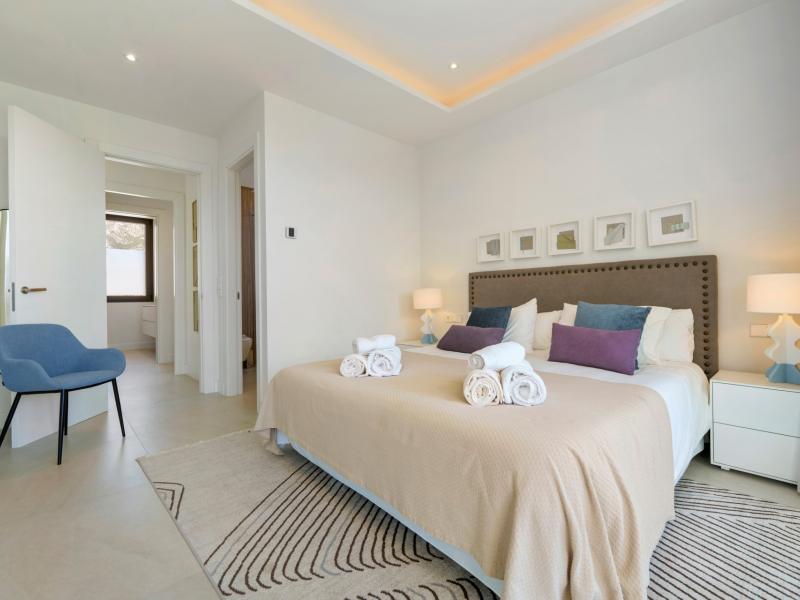 Luxury Villa for Sale in Altos de Puente Romano, Marbella Golden Mile , Marbella 