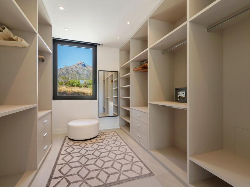 Luxury Villa for Sale in Altos de Puente Romano, Marbella Golden Mile , Marbella 