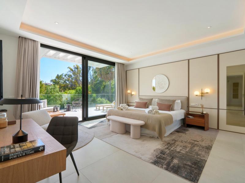 Luxury Villa for Sale in Altos de Puente Romano, Marbella Golden Mile , Marbella 