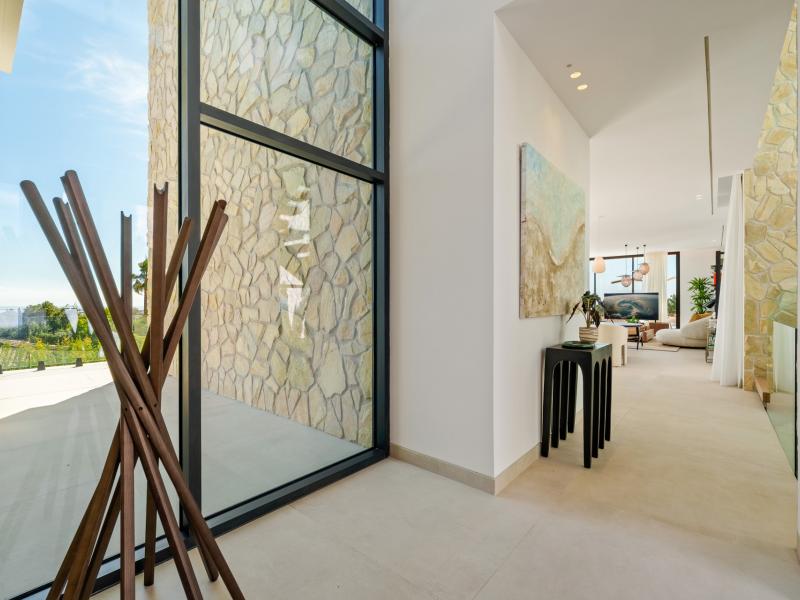 Contemporary Luxury Villa for Sale in La Quinta, Marbella , Benahavis 