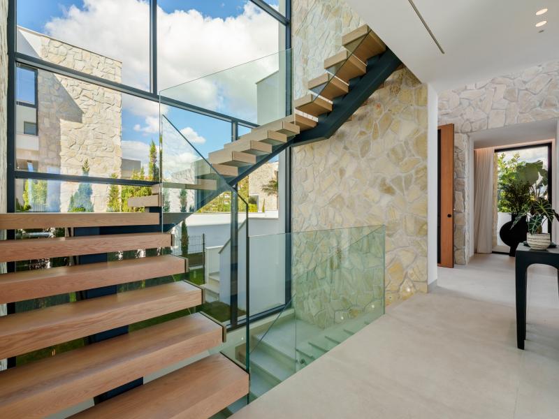 Contemporary Luxury Villa for Sale in La Quinta, Marbella , Benahavis 