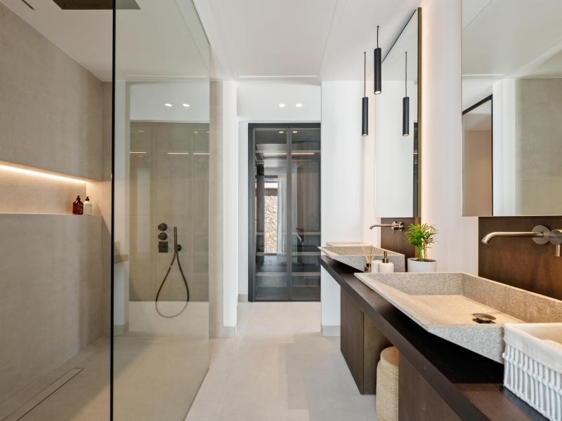 Contemporary Luxury Villa for Sale in La Quinta, Marbella , Benahavis 