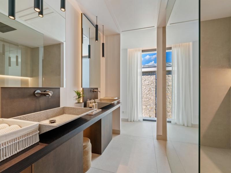 Contemporary Luxury Villa for Sale in La Quinta, Marbella , Benahavis 