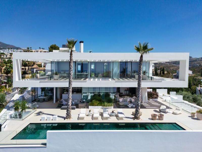 Luxury Contemporary Villa for Sale in La Quinta, Marbella , Benahavis 