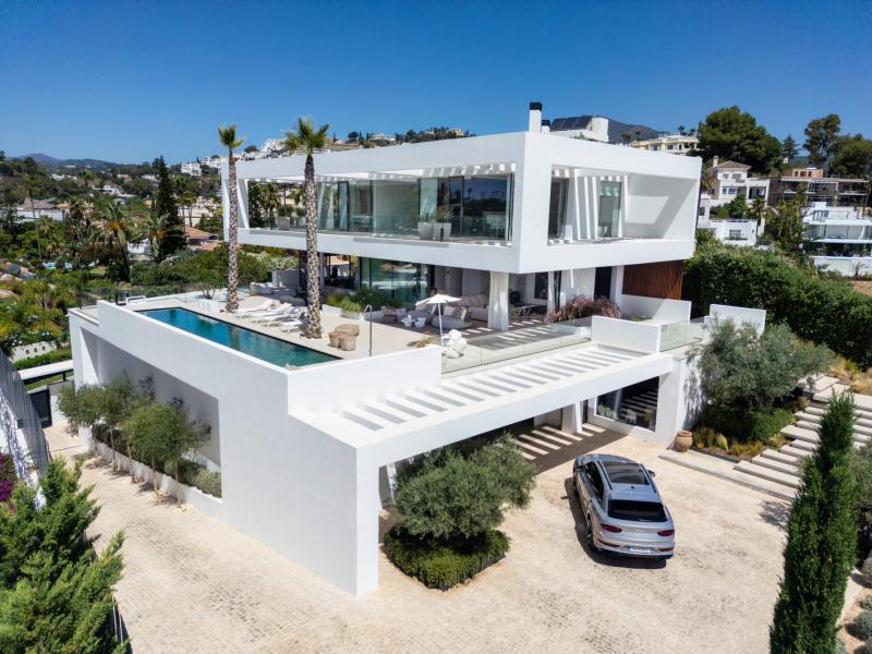 Luxury Contemporary Villa for Sale in La Quinta, Marbella , Benahavis 