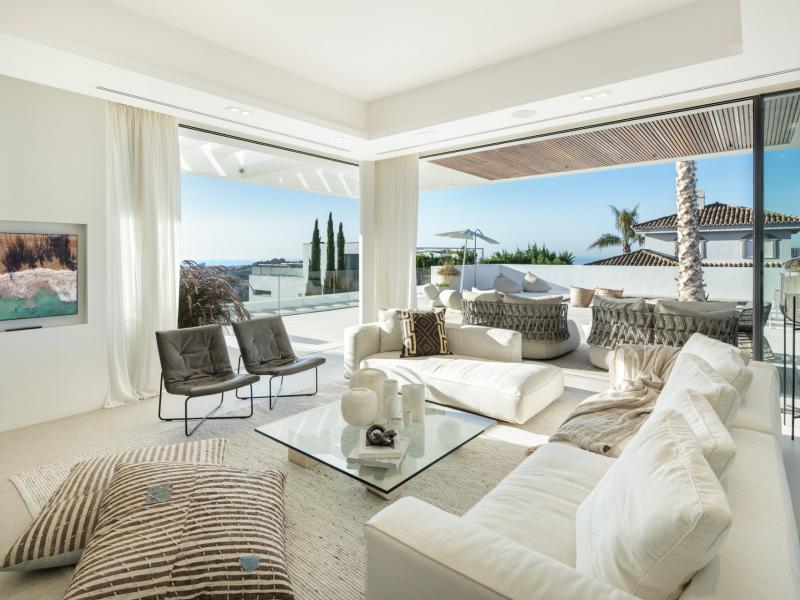 Luxury Contemporary Villa for Sale in La Quinta, Marbella , Benahavis 
