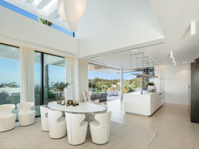 Luxury Contemporary Villa for Sale in La Quinta, Marbella , Benahavis 