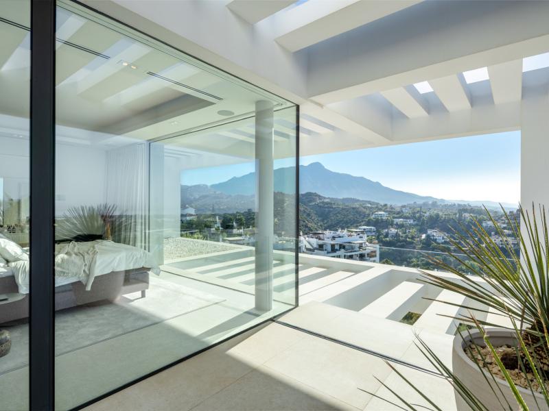Luxury Contemporary Villa for Sale in La Quinta, Marbella , Benahavis 
