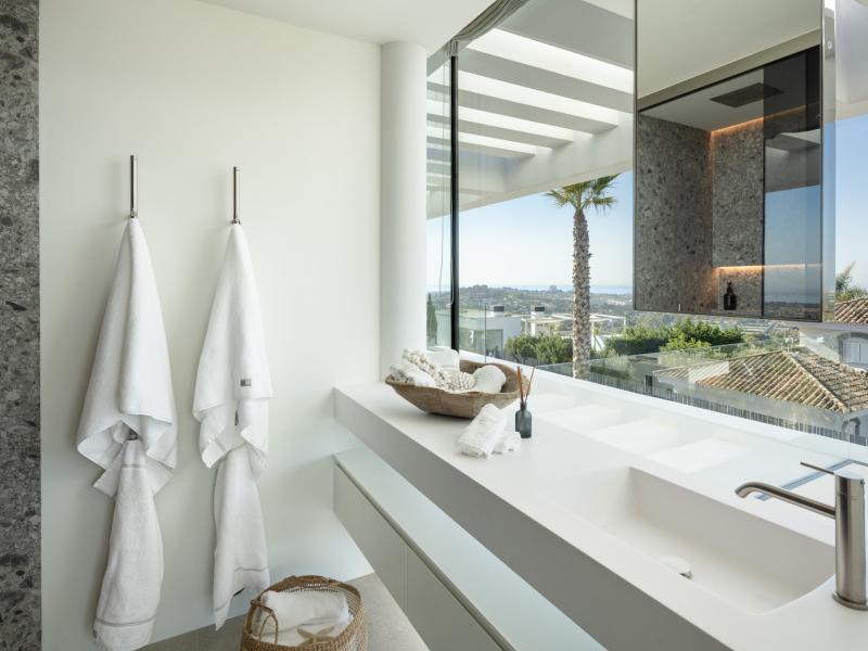 Luxury Contemporary Villa for Sale in La Quinta, Marbella , Benahavis 
