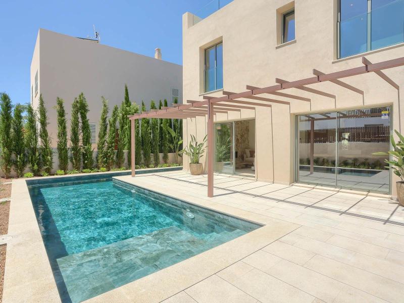 Contemporary Luxury Villa for Sale in Colònia de Sant Pere, Mallorca , East 