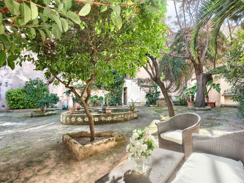 Luxury Apartment for Sale in Palma Mallorca Old Town with Private Garden , Palma 