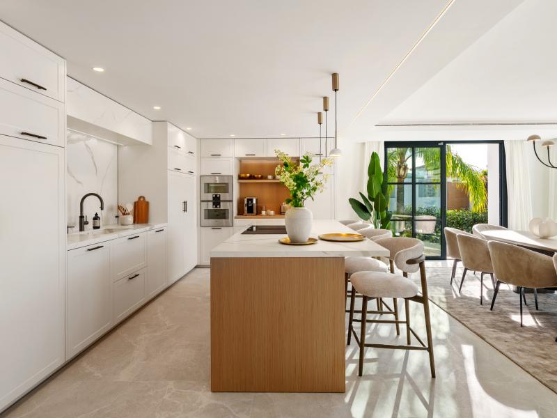 Modern Mediterranean Villa for Sale in La Quinta, Marbella , Benahavis 