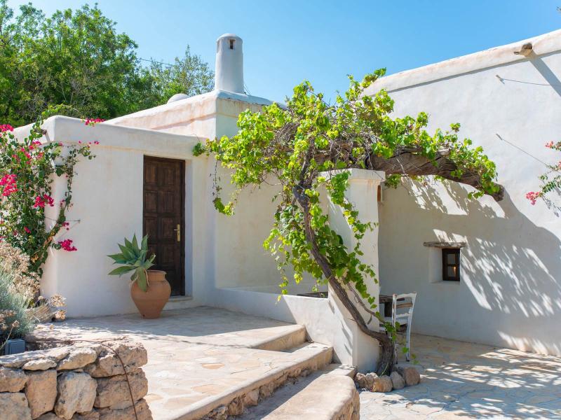 Renovated finca with 7 en-suite bedrooms, sea views, pool, and tourist rental licence for sale , Ibiza , San Jose 