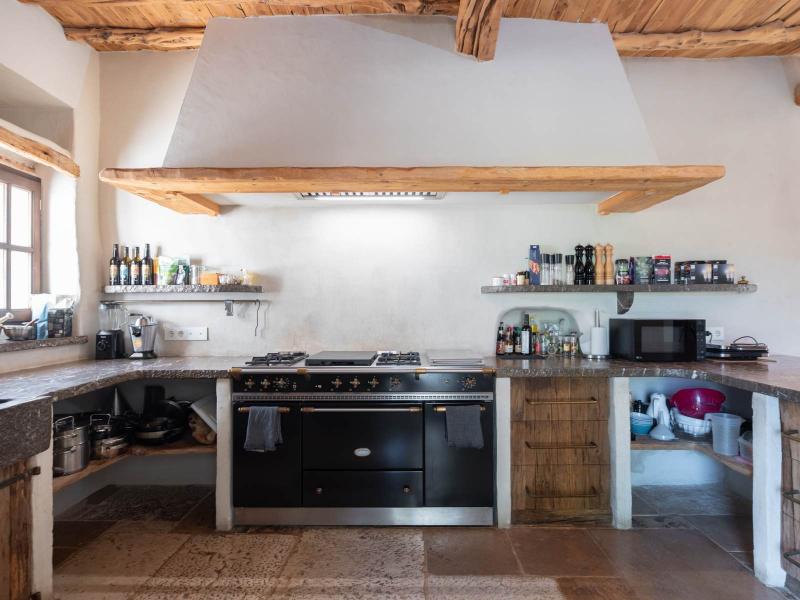 Renovated finca with 7 en-suite bedrooms, sea views, pool, and tourist rental licence for sale , Ibiza , San Jose 